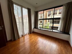 Holland Link (D10), Terrace #498939171